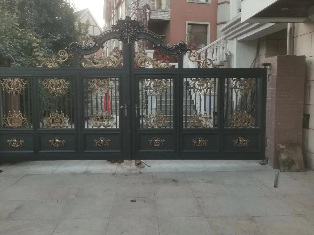 制作白钢制品氟碳门卷帘门铁艺大门庭院设计凉亭护栏摆件阳光房楼梯扶